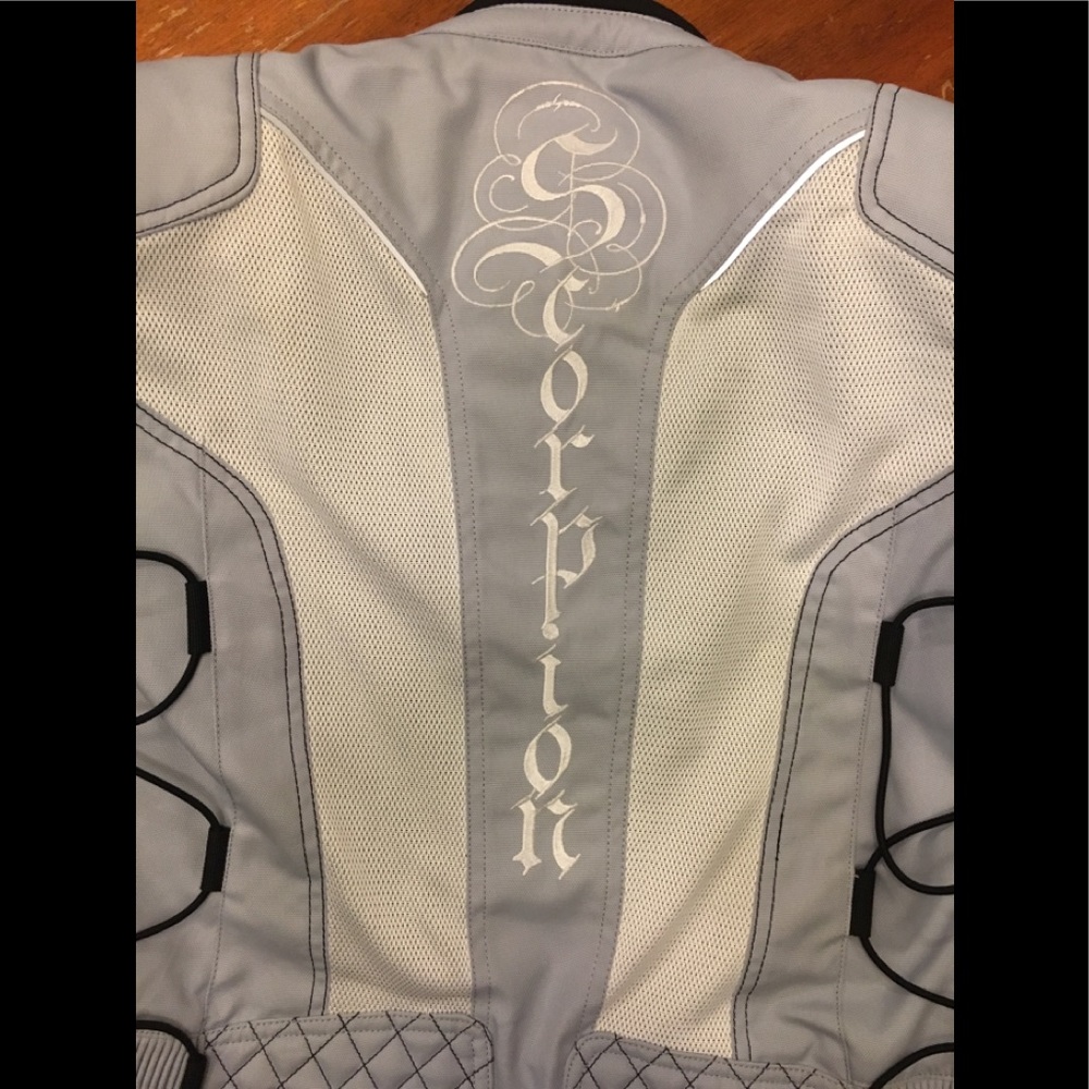 Scorpion Exo Get Stung Women’s Medium  kids XL